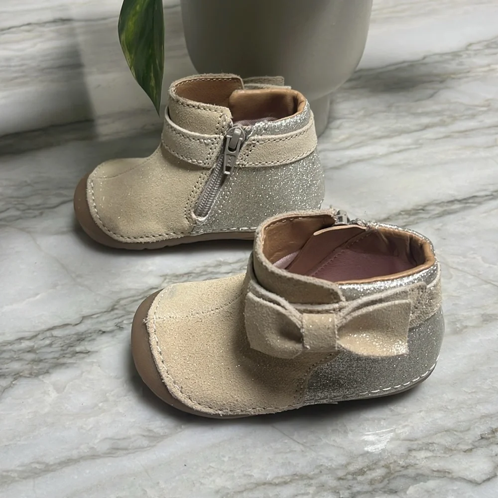Stride rite toddler Glitter Bow beige Ankle boots